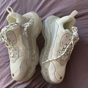 Balenciaga triple s shoes